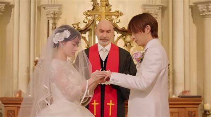 
Ai Hashimoto Husband: Is She Married? Family And Net Worth 