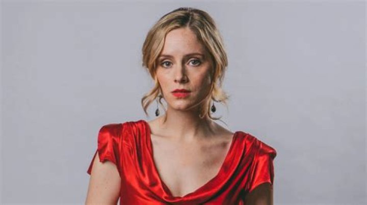 Sophie Rundle Height, Age, Boyfriend, Biography, Wiki, Net Worth